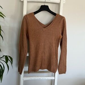 Old Navy Women's V-Neck Sweater in Brown